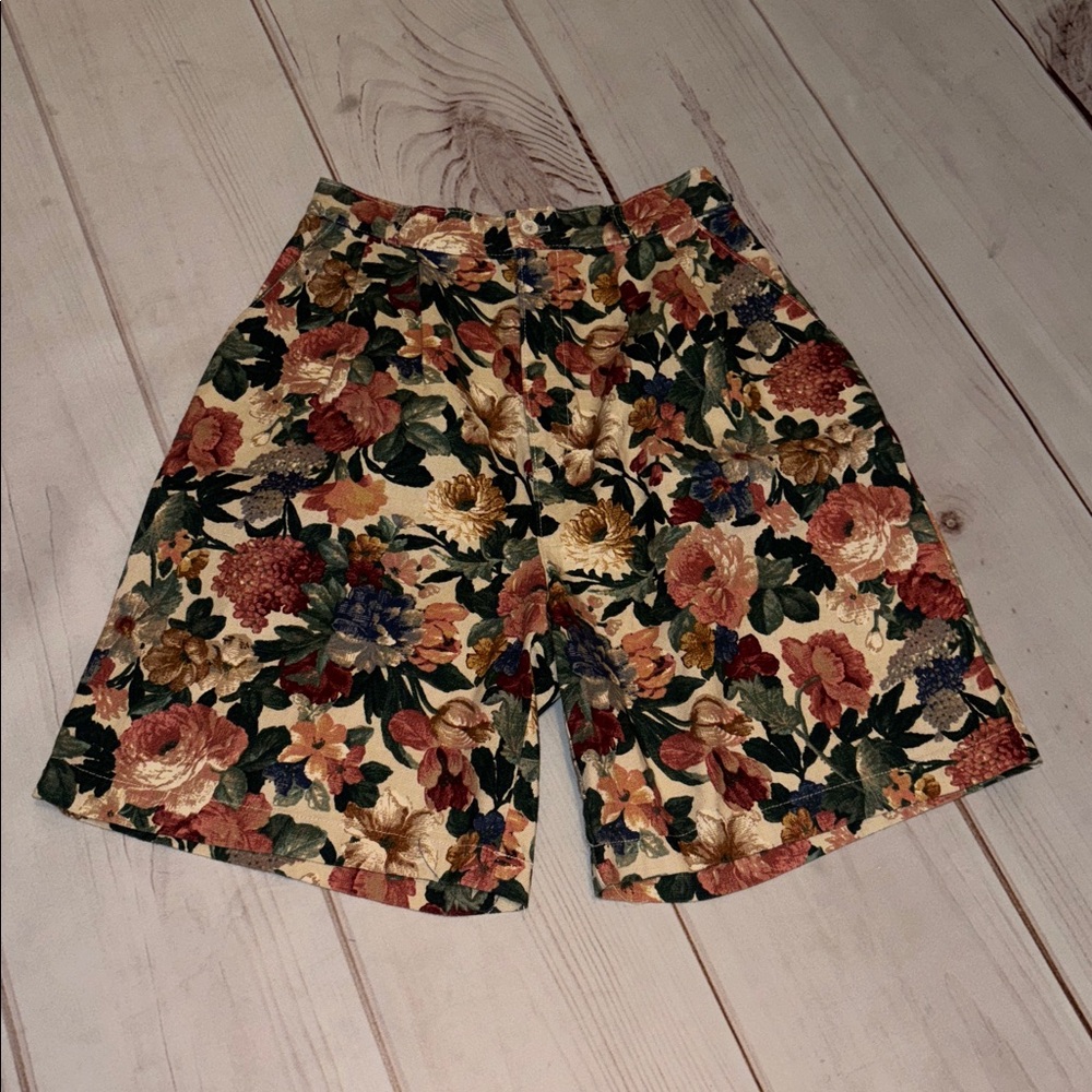 Willowbend floral fall shorts high waisted USA 26’ waist pockets pleats Y2K 90s